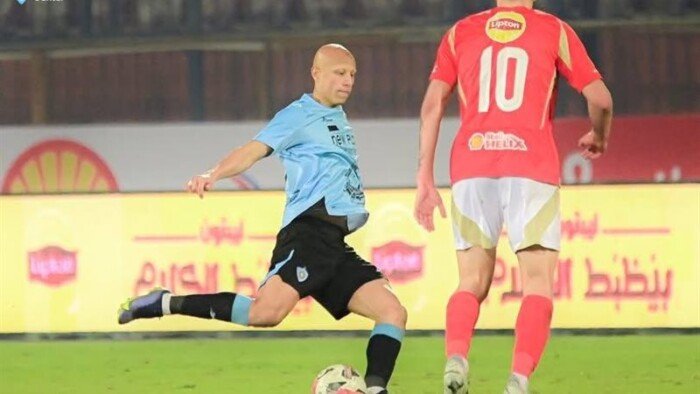 أي لاعب يحلم بارتداء قميص الأهلي؟