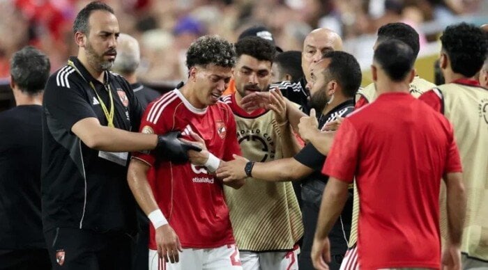 إمام عاشور يغادر معسكر الأهلي صوب القاهرة قبل كأس العالم للأندية