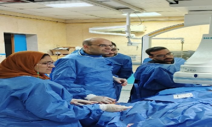 إنقاذ مبتكر: فريق طبي بقنا يستعيد ساق مريض باستخدام القسطرة التداخلية