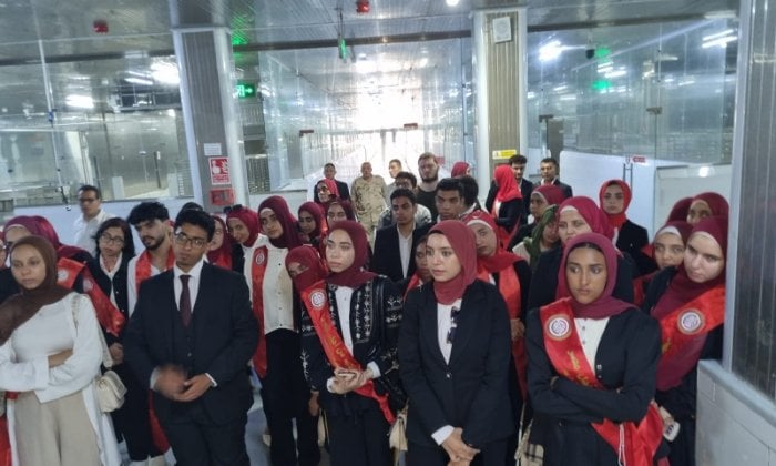 احتفالات طلاب الإسكندرية بثورة 30 يونيو وسط المشاريع الوطنية