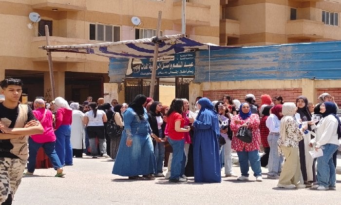الطلاب في الإسكندرية: انطباعات متباينة بعد امتحان اللغة العربية