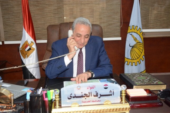 الهاتف يجمع بين التهاني والتفوق: محافظ الغربية يُكرم أوائل الشهادة الإعدادية