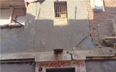 تصدعات خطيرة في جدران مبنى بالقليوبية