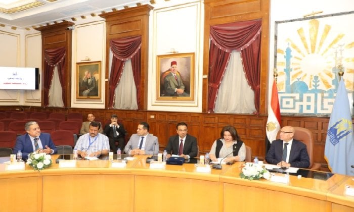 تعاون دولي: استقبال محافظ القاهرة لوفد يمني في ورشة عمل لتعزيز المرونة الاقتصادية