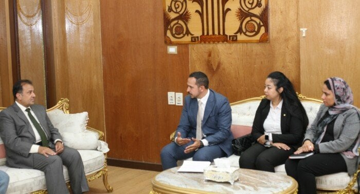 تعاون مثمر: رئيس جامعة جنوب الوادي يلتقي بوفد البنك الأهلي لتعزيز الشراكة