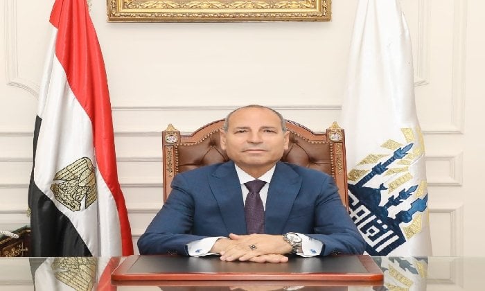 توجيهات محافظ القاهرة لتأمين سكن الأسر المتضررة من انهيار عقارين بحدائق القبة