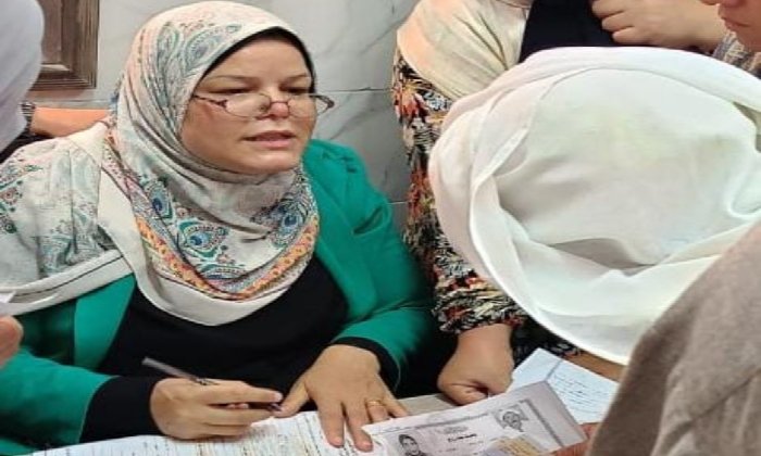 توزيع مجاني لبطاقات الرقم القومي لـ 285 سيدة في أبوالمطامير بالبحيرة