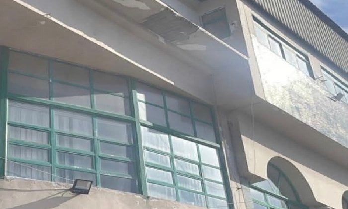 جزء من واجهة نادي الاتحاد السكندري يتساقط بدون إصابات