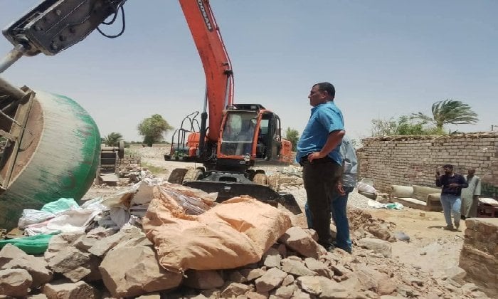 جهود قنا: إزالة 40 تعدٍ على أراضي الدولة في الأشراف