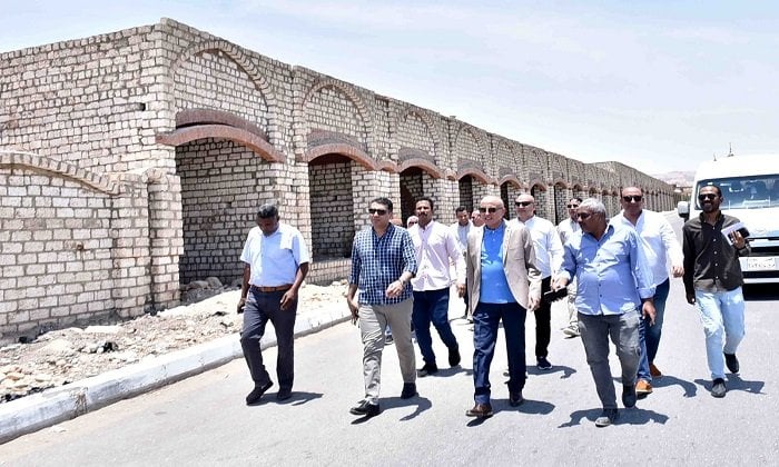 جولة تفقدية لمحافظ الأقصر في مشروعات مركز القرنة التنموية