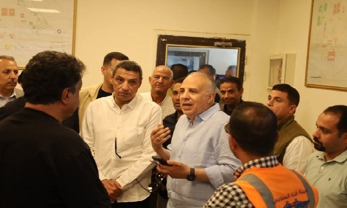 جولة لتفقد محطة مياه الشرب في السويس برفقة وزير الري ومحافظ المدينة
