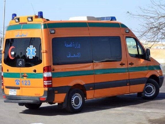 حوادث الطرق: إصابة عائلة بالكامل في انقلاب مركبة بالمنيا