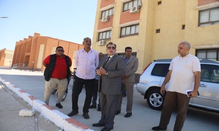 رئيس جامعة جنوب الوادي يراقب تقدم مشروع إدارة الأمن الجامعي الجديد