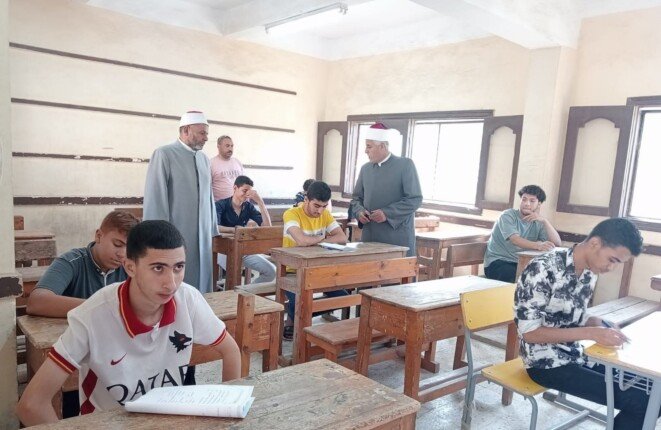 زيارة رئيس القليوبية الأزهرية لمتابعة امتحانات الثانوية في القناطر الخيرية