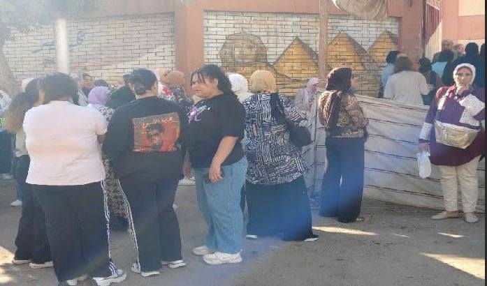 فرحة طلاب الإسكندرية بعد امتحان اللغة الإنجليزية: آراء حول الترجمة والقواعد