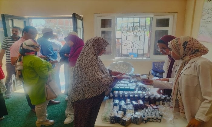 قافلة طبية مجانية تعالج 1125 مواطنًا في البحيرة