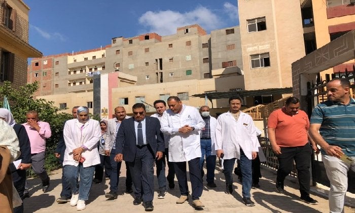 محافظ الدقهلية يثني على كفاءة الأطباء بمستشفى السنبلاوين العام