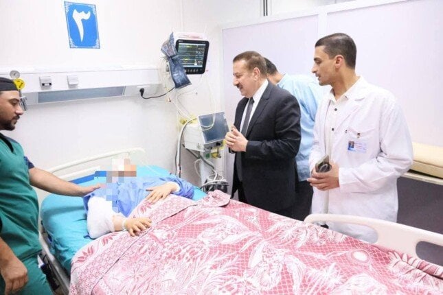 محافظ المنوفية يتفقد حالات مصابي حادث الإقليمي بشبين الكوم.