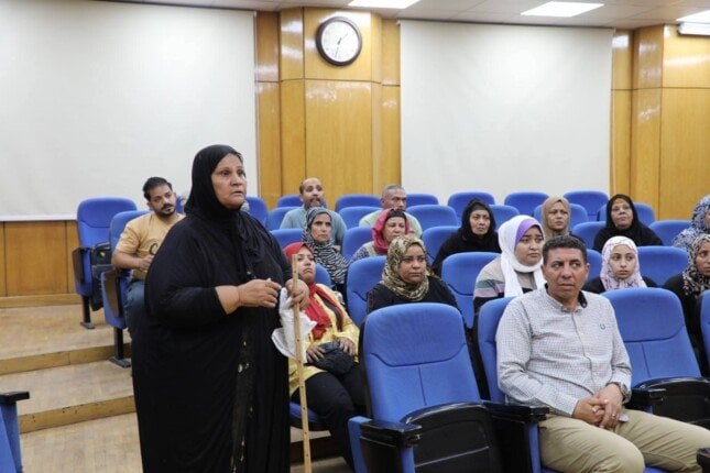 محافظ المنيا يتخذ إجراءات عاجلة لإنقاذ سكان عمارة على وشك الانهيار