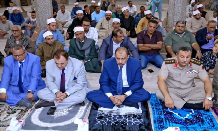 محافظ سوهاج يحتفي بالعام الهجري الجديد في مسجد العارف بالله