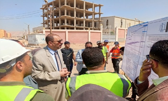 محافظ سوهاج يشهد انطلاق مشروع تجفيف البصل والثوم في حي الكوثر