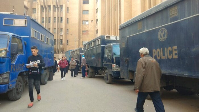 محاكمة مشددة للمتهمين في قضية استعراض القوة وإصابة دائمية بشبرا الخيمة