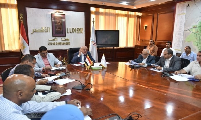 مساعي محافظ الأقصر لتسريع إجراءات التصالح والتقنين وتعزيز التنسيق الميداني