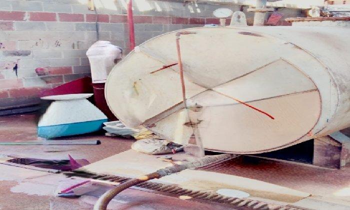 مصادرة 65 طنًا من زيت السيارات المُعاد تدويره وإجراءات قانونية ضد 45 مخبزًا مخالفًا في البحيرة