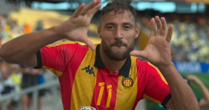 يوسف البلايلي يُبهِر الترجي أمام لوس أنجلوس بعرض احتفالي مميز بالعلم الفلسطيني