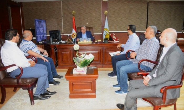 اجتماع طارئ لمستشار الغربية لتسهيل الفحوصات الطبية للطلاب الجدد