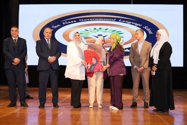 احتفالية تخرج طلاب مدرسة عمرو بن العاص الرسمية تحت رعاية مدير تعليم بورسعيد