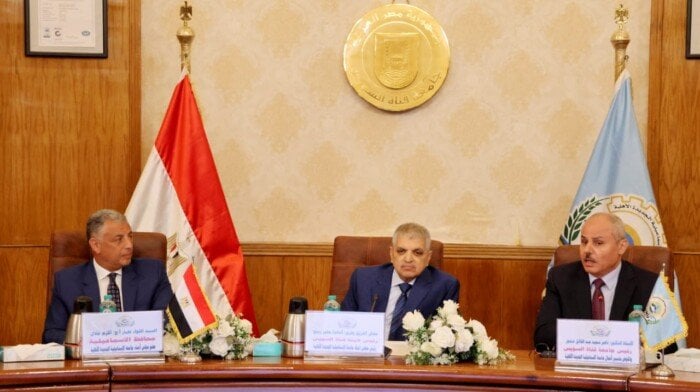 استضافة جامعة القناة للجلسة الخامسة لمجلس أمناء جامعة الإسماعيلية الأهلية