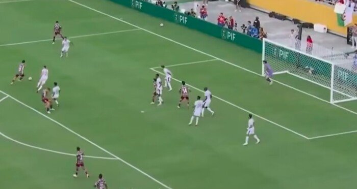 الهلال السعودي يواجه تأخرًا في الشوط الأول أمام فلومينينسي بكأس العالم للأندية
