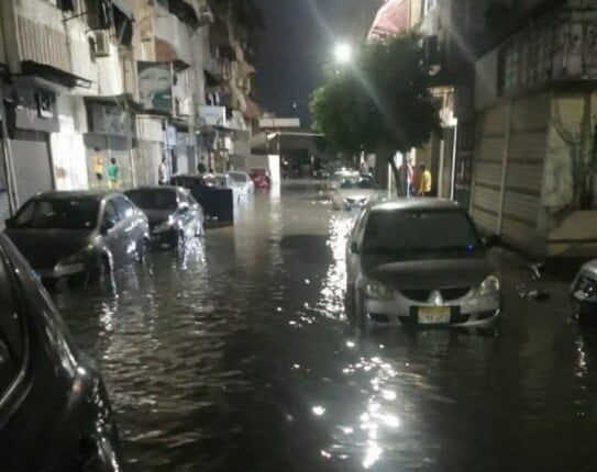 انفجار ماسورة مياه يغمر حي مبارك ببورسعيد واستجابة سريعة من الجهات المعنية