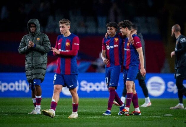 برشلونة يدرس خيار التخلي عن المدافع الشاب هيكتور فورت