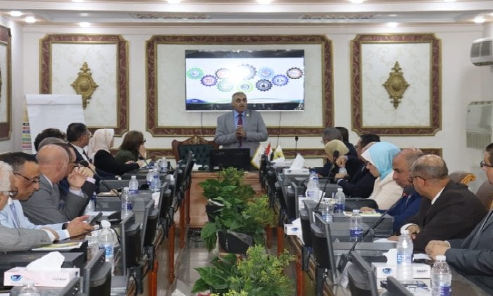 برنامج تدريبي رائد لتأهيل القيادات الجامعية في عصر التحول الرقمي