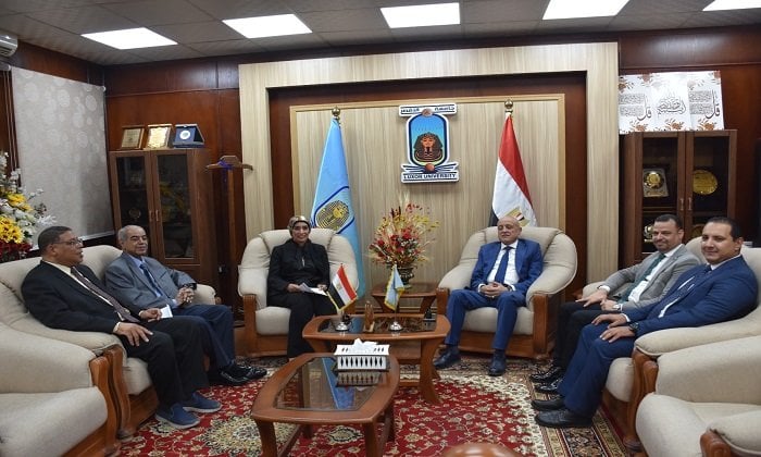 برنامج مبتكر في البيولوجيا الجزيئية والأدلة الجنائية بجامعة الأقصر