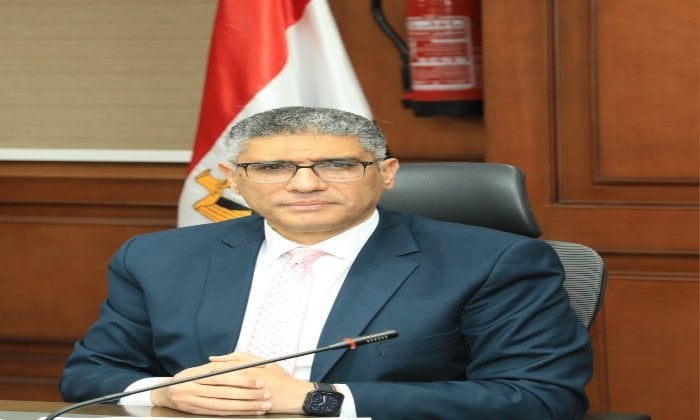 تحسين شبكة الطرق: رصف جديد في متفرعات شارع الملك فيصل بالطالبية