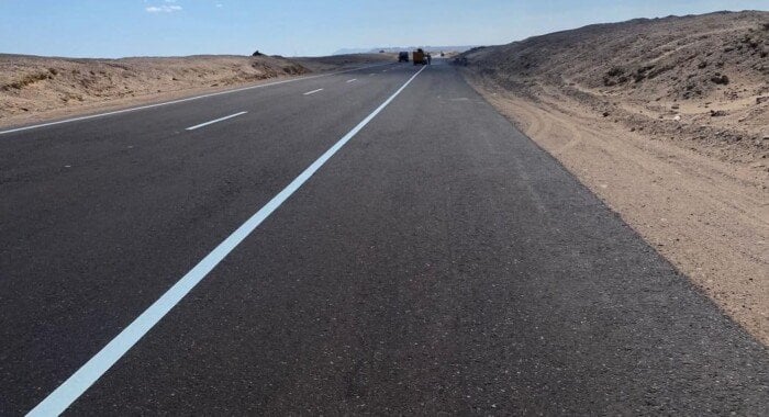 تحسين طريق رأس غارب الزعفرانة بتكلفة 92 مليون جنيه لتعزيز النقل والسياحة