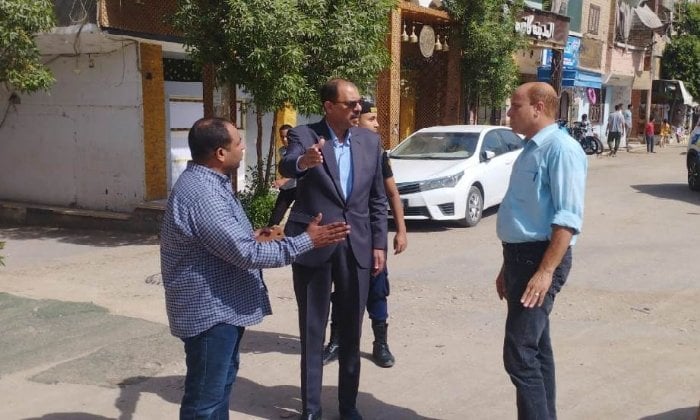 تحقيق مع رئيس قرية نيدة بسبب تدني النظافة وزيادة الإشغالات في سوهاج