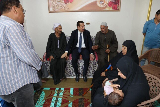تعزية محافظ المنوفية لأسرة سائق التوك توك في كمشيش إثر مأساة الطقس