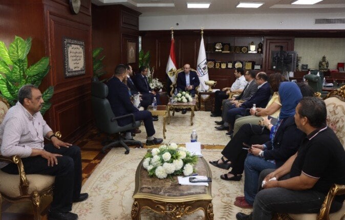 تعزيز التعاون في إنتاج الألبان ودعم المزارعين: اجتماع محافظ بني سويف