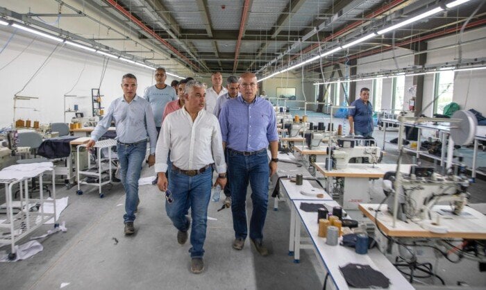 تفقد رئيس قناة السويس للأعمال الإنشائية في القنطرة غرب