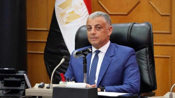 تهنئة محافظ الإسماعيلية للمتفوقين في الثانوية العامة والأزهرية بالمحافظة