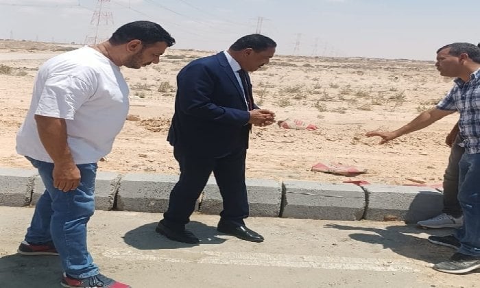 جولة تفقدية لمحافظ مطروح لمتابعة تطوير طريق العلمين الدولي