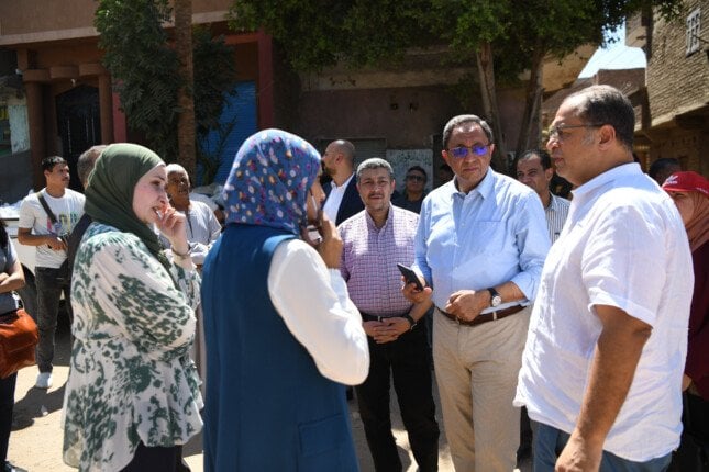 جولة محافظ قنا لتعزيز السياحة الريفية حول معبد دندرة