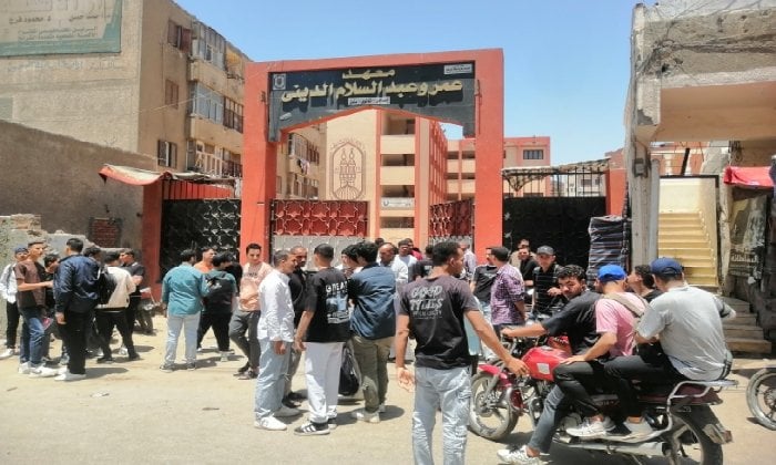 ختام مفعم بالتفاؤل: طلاب الأزهر يختتمون امتحاناتهم بأداء امتحان التفسير