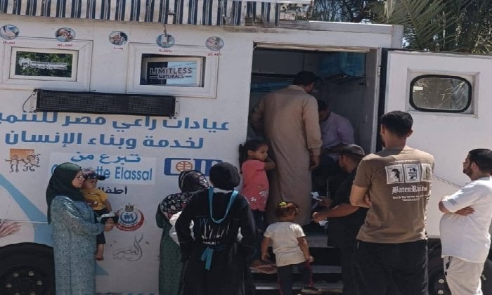 خدمات صحية متكاملة لـ412 فردًا في قافلة طبية بقرية بني سلامة