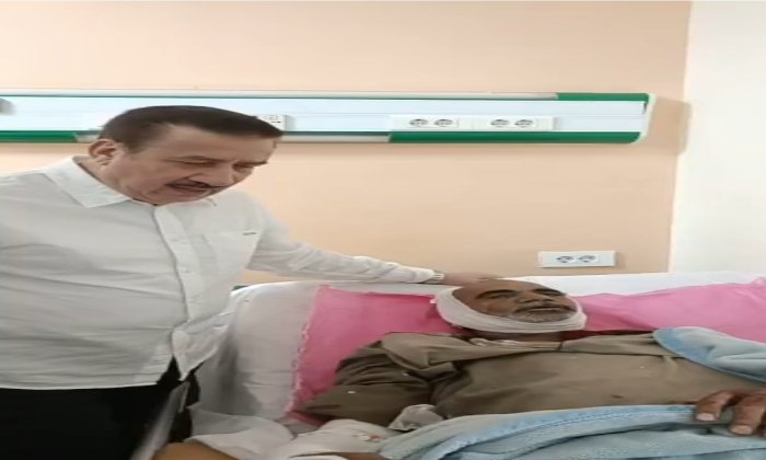 زيارة إنسانية لمحافظ المنوفية لمستشفى الباجور للاطمئنان على مصابي حادث الإقليمي