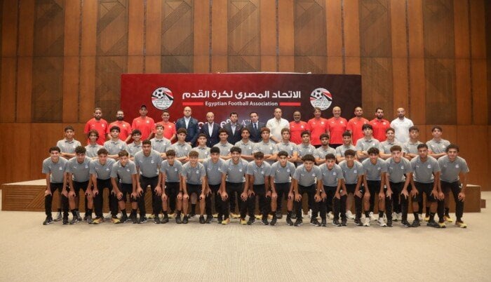 زيارة وزير الرياضة لمعسكر منتخب الشباب قبل بطولة كأس العالم